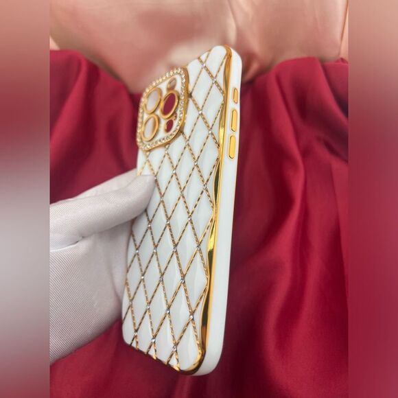 Luxury Gold and White IPhone 16 pro max Case - Picture 6 of 6
